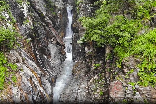 Durudja Waterfall in Gabala – A Hiking Tour in the Heart of the Caucasus Mountains